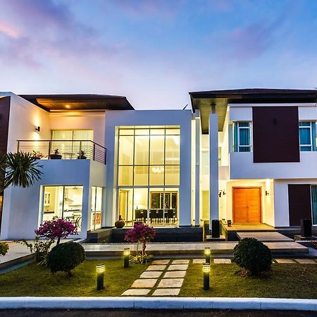 Kyerra Villa By Lofty Pantai Kamala Bagian luar foto